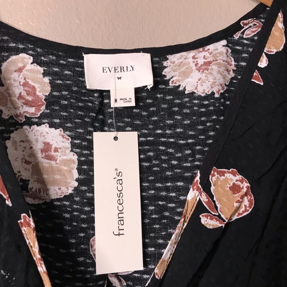 ☕️B2G1 Francesca's | Floral Peplum Top - Picture 4 of 7